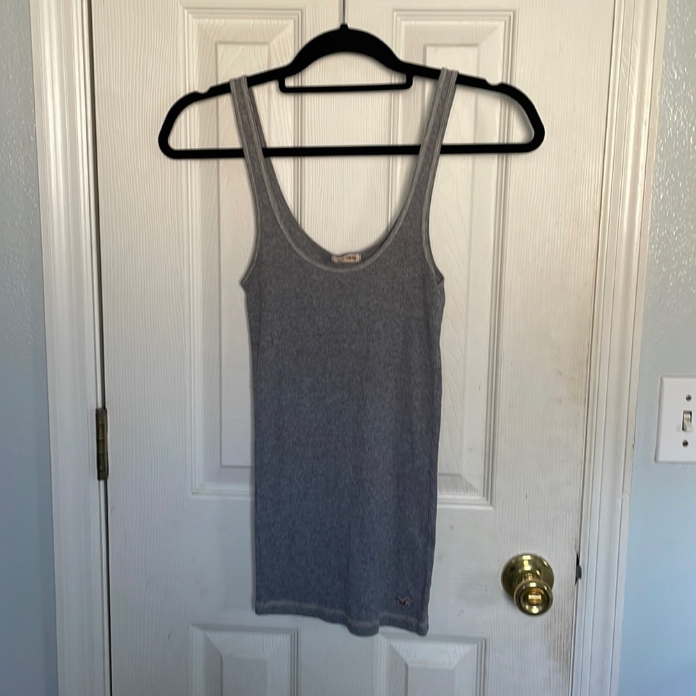 gray tank top